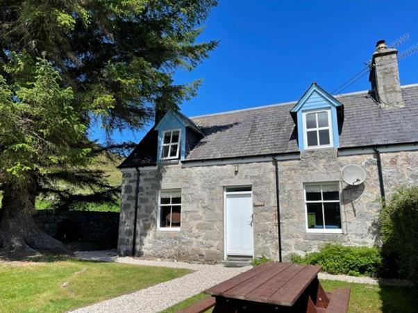 Jock'S Cottage On The Blarich Estate Rogart Exterior photo